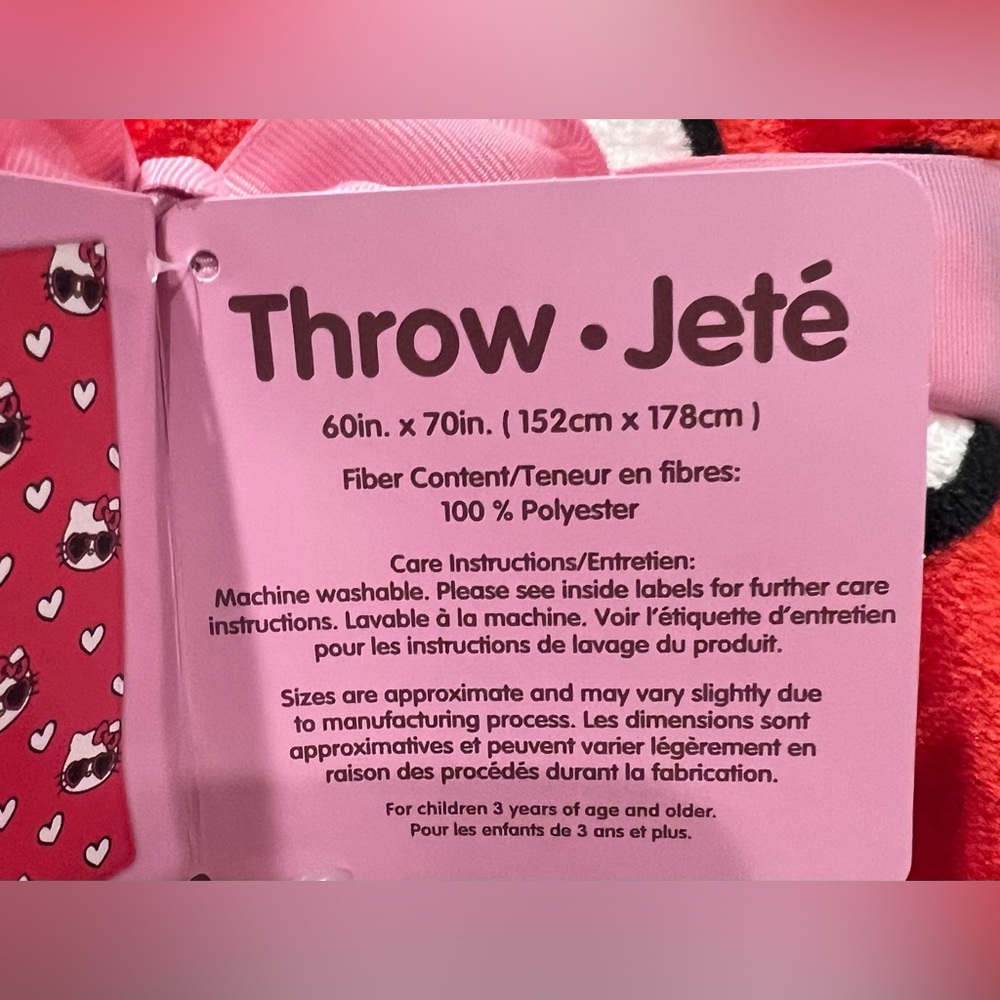 Brand New 60 x 70in Valentine’s Day Hello Kitty Throw! 😻🎀❤️ - Picture 4 of 4